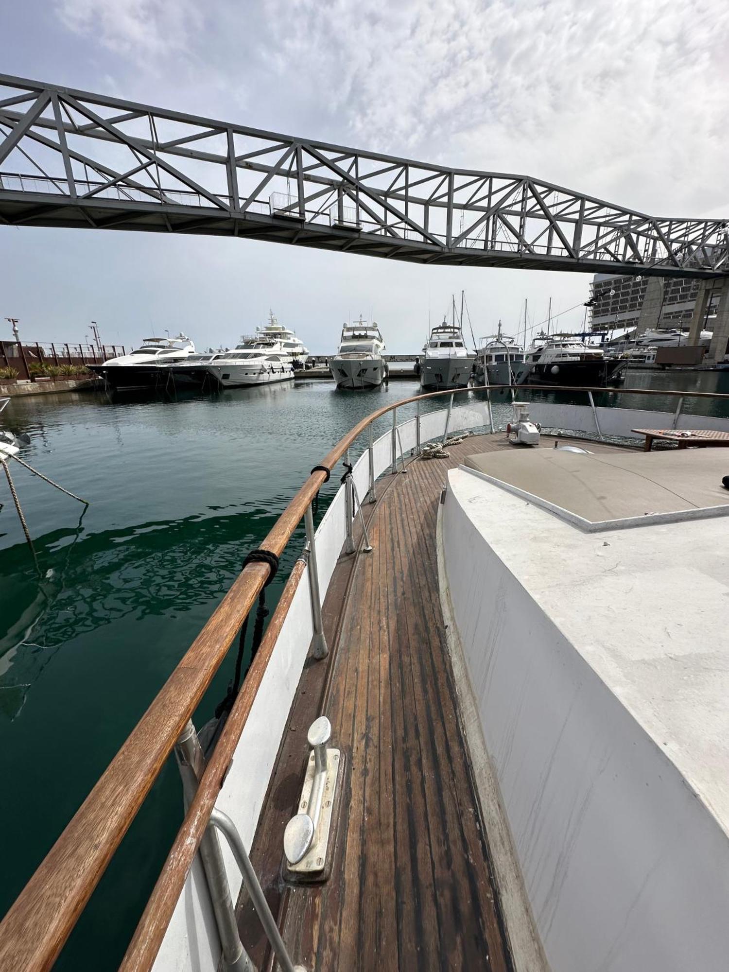 Habitacion Marineria Boat Aloha Барселона Екстериор снимка