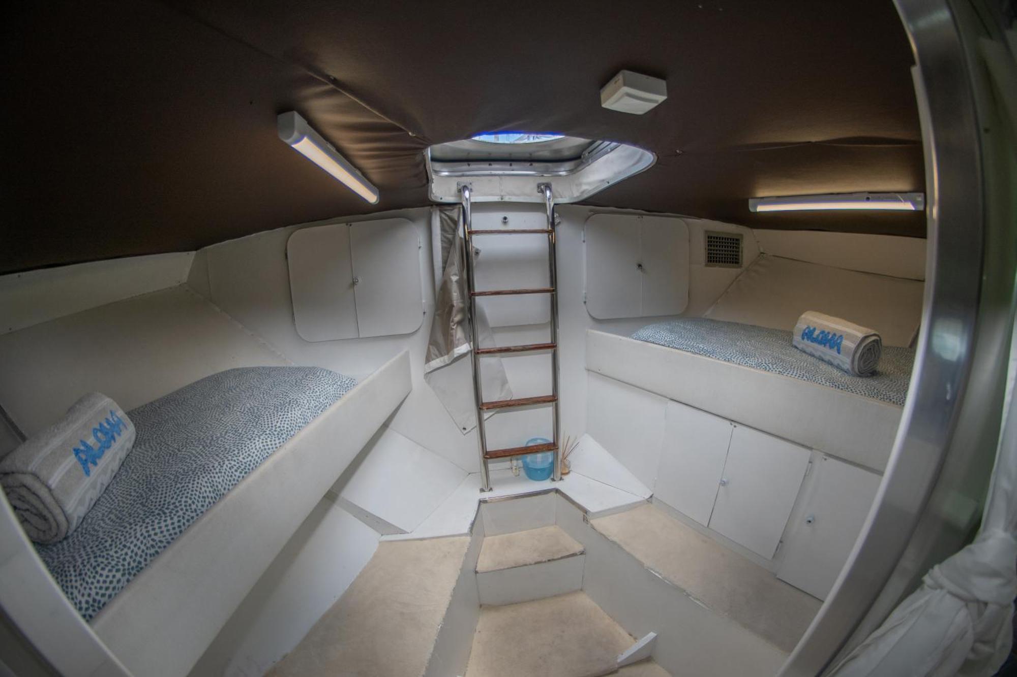 Habitacion Marineria Boat Aloha Барселона Екстериор снимка