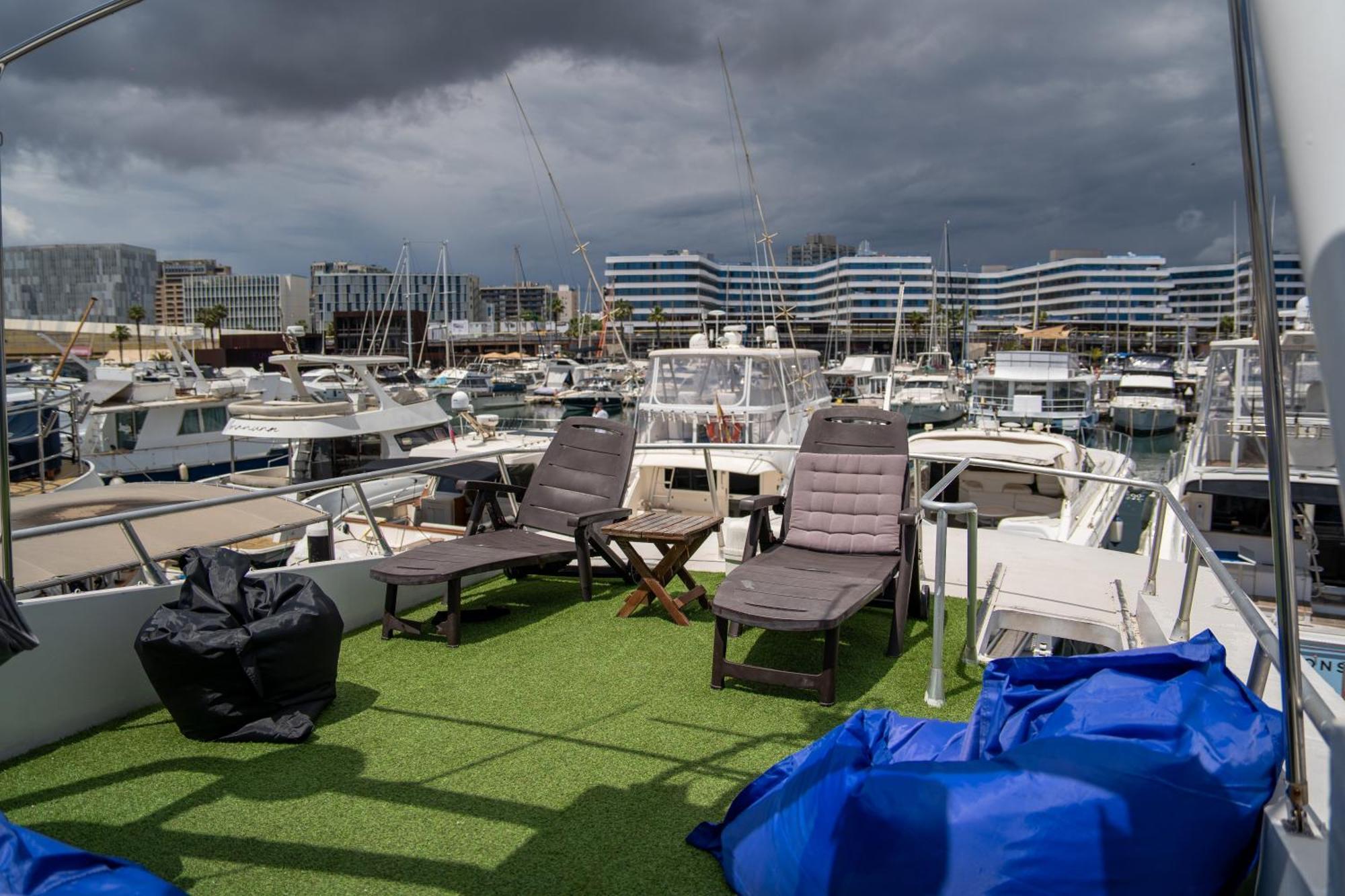 Habitacion Marineria Boat Aloha Барселона Екстериор снимка