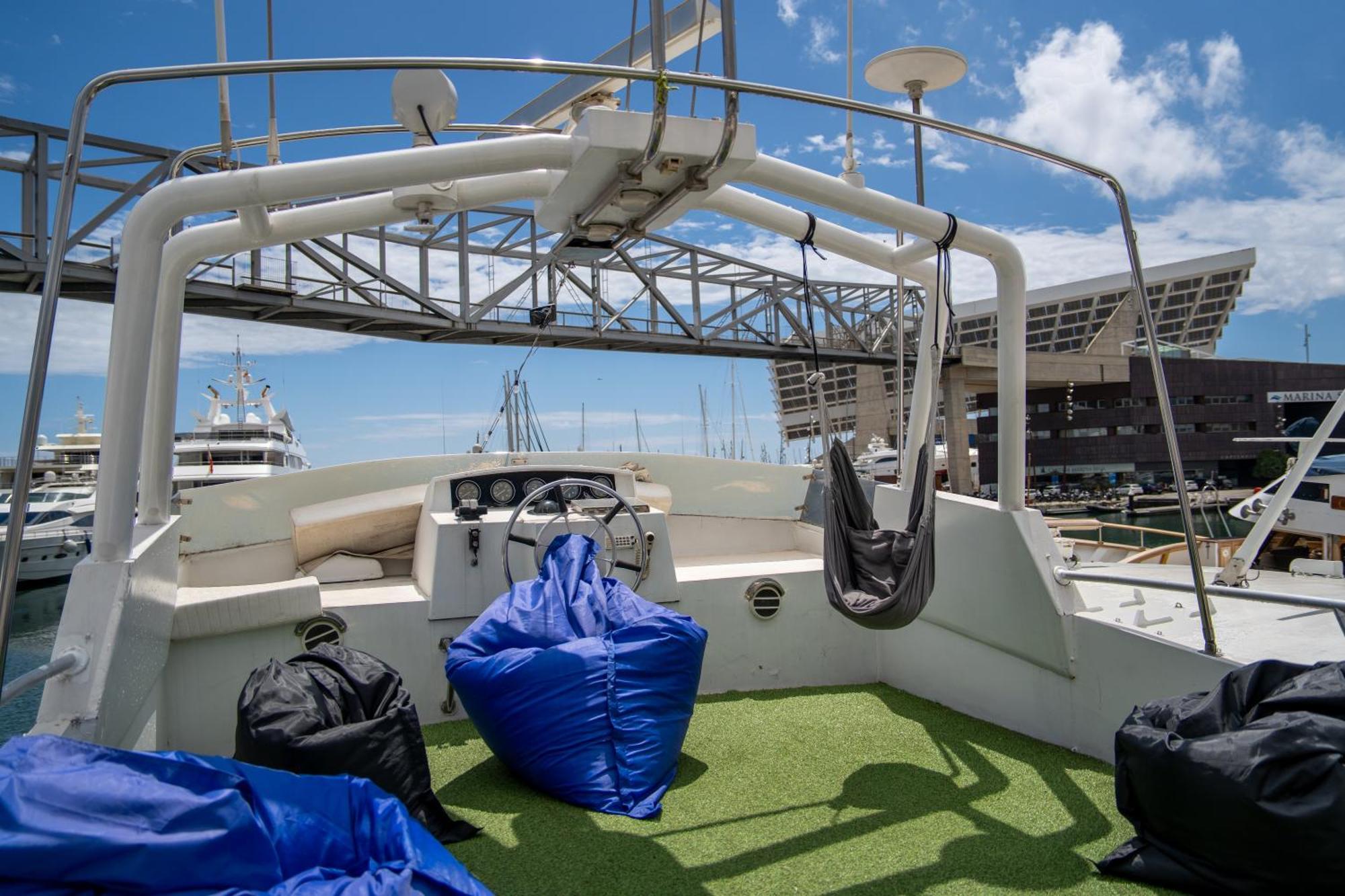 Habitacion Marineria Boat Aloha Барселона Екстериор снимка