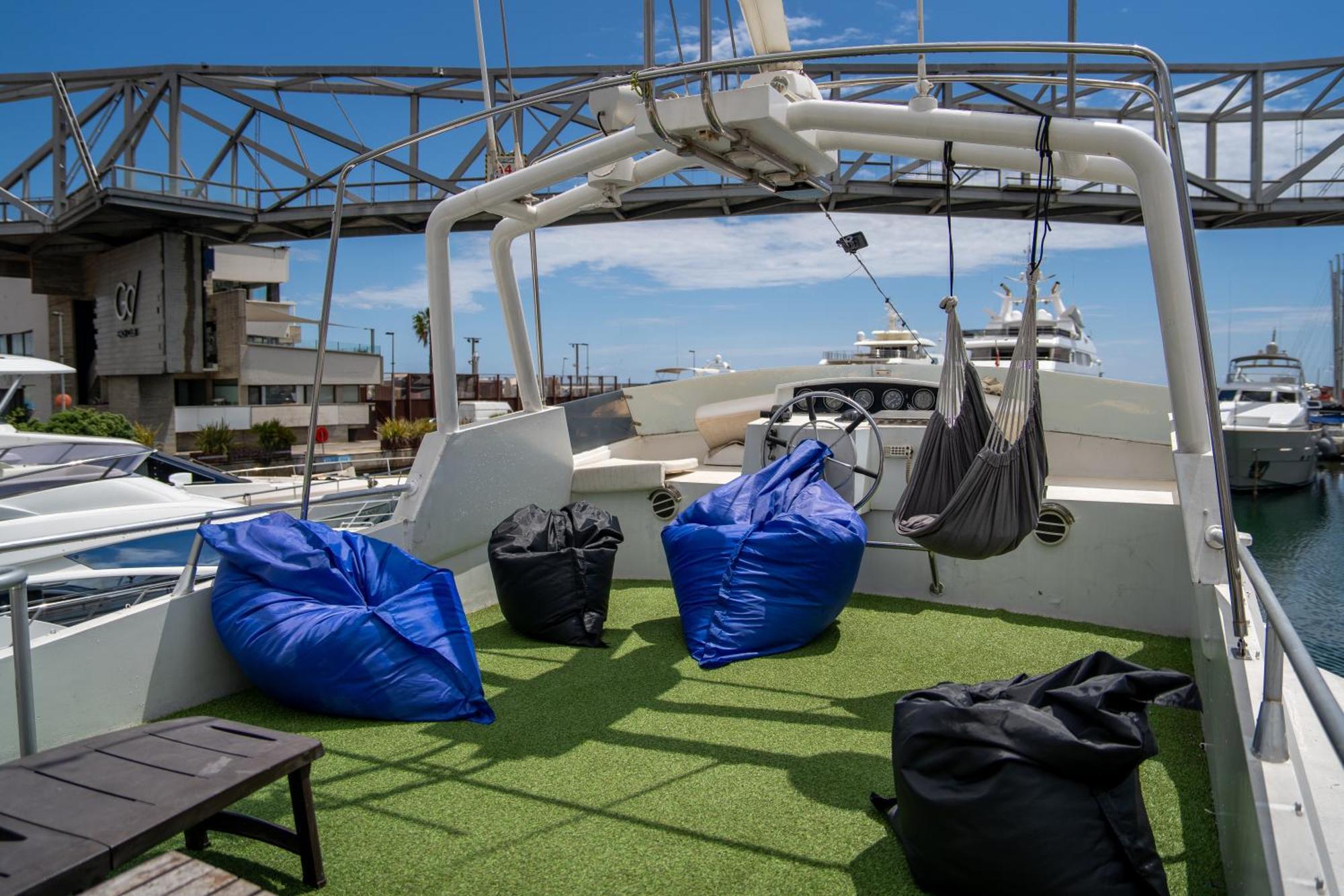 Habitacion Marineria Boat Aloha Барселона Екстериор снимка